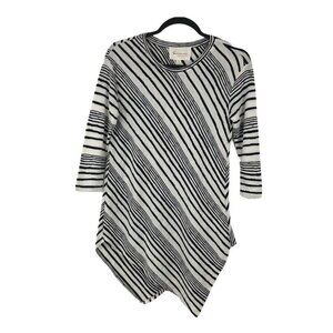 Two by Vince Camuto Size XS Black White Top